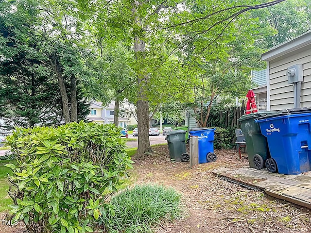 5810 Shady Grove Cir, Raleigh, NC 27609 - view of yard
