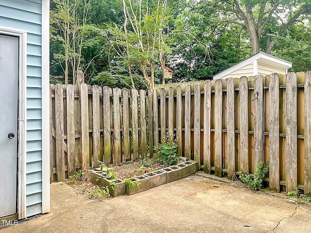5810 Shady Grove Cir, Raleigh, NC 27609 - view of patio