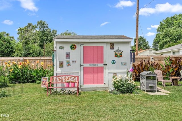 302 Bradley St, Burlington, NC 27215 - view of outdoor structure featuring a fenced backyard