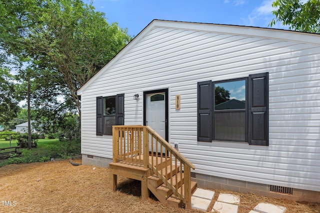 810 Williams St, Burlington, NC 27217 - view of front facade featuring crawl space