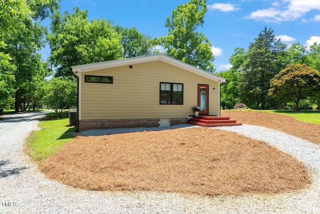 3213 Mid Pines Rd, Raleigh, NC 27606 - view of front of property with a front lawn