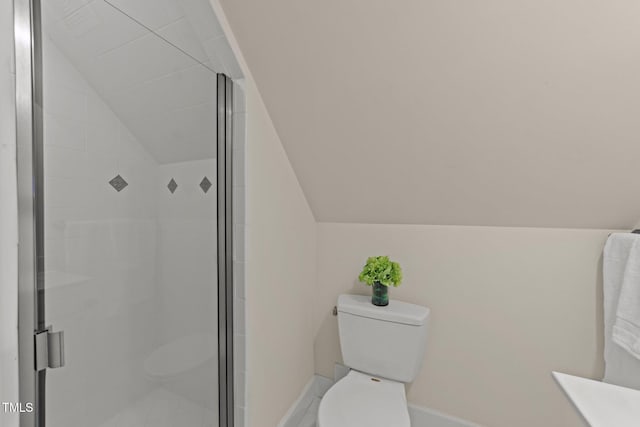 1105 Tazwell Pl, Raleigh, NC 27612 - full bath with lofted ceiling and a stall shower