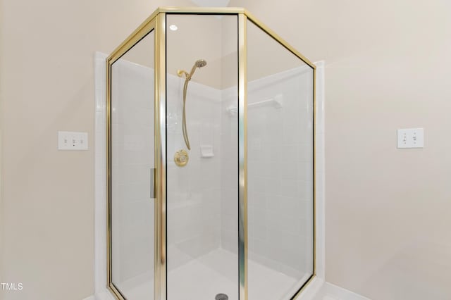 4309 Omni Pl, Raleigh, NC 27613 - full bath with a shower stall
