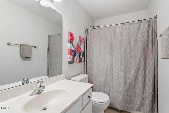 4533 Pale Moss Dr, Raleigh, NC 27606 - bathroom with vanity and curtained shower