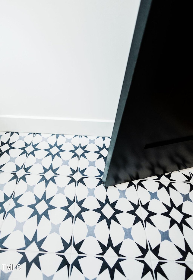415 E Lavender Ave, Durham, NC 27704 - detailed view of tile patterned floors