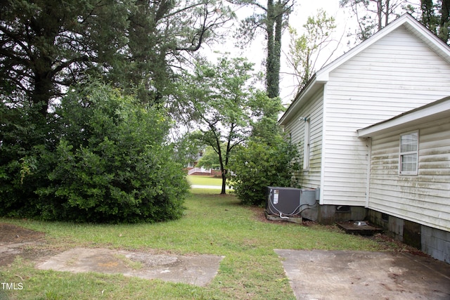 22485 NC-125, Williamston, NC 27892 - view of grassy yard featuring a patio area