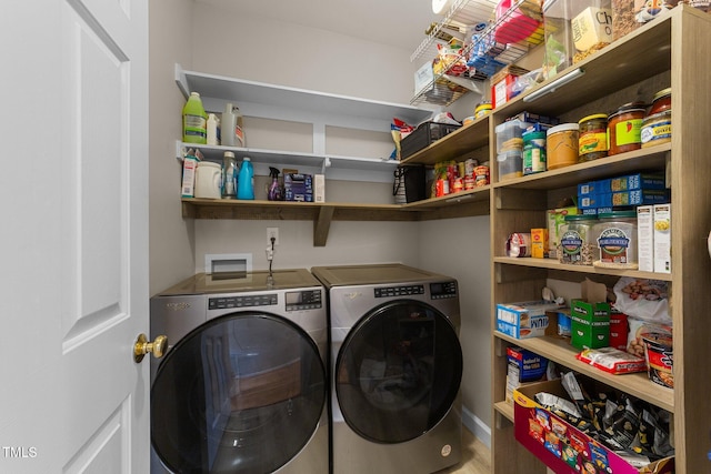 2813 Greenridge View Ln, Zebulon, NC 27597 - laundry room featuring independent washer and dryer