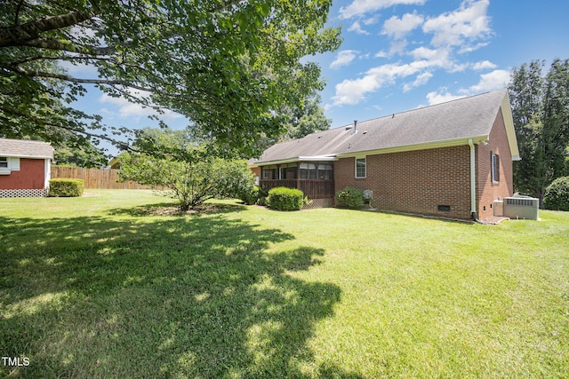 1822 Atterbury Ln, Durham, NC 27712 - view of yard with a sunroom