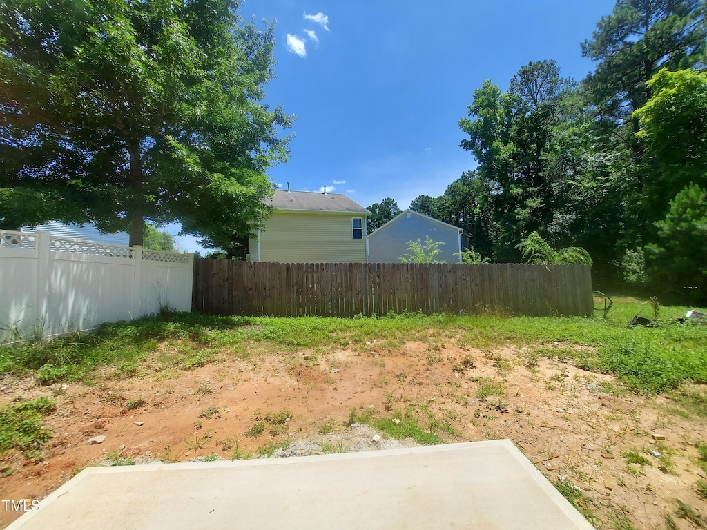 1808 Falls Landing Dr, Raleigh, NC 27614 - photo 4