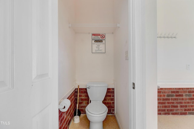 106 Woodmere Ln, Goldsboro, NC 27530 - bathroom with toilet