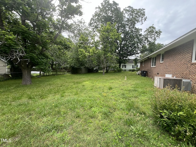 503 Adams St, Henderson, NC 27536 - view of yard
