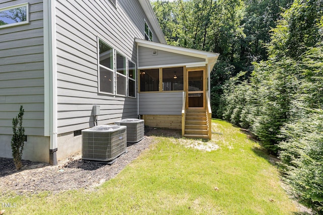 1417 Westmoreland Dr, Raleigh, NC 27612 - view of green lawn featuring a sunroom
