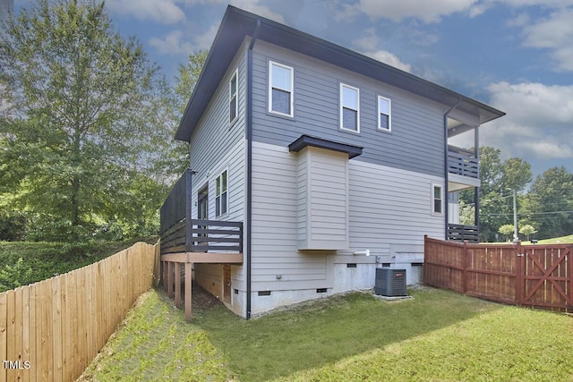931 Ramseur St, Durham, NC 27701 - rear view of property featuring crawl space and a balcony