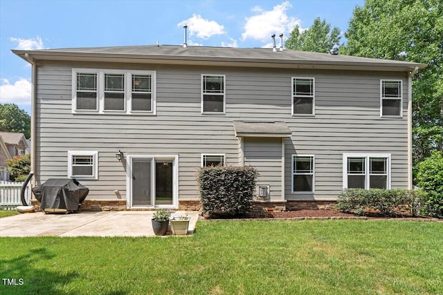 108 Holly Glen Ct, Holly Springs, NC 27540 - rear view of house with a patio