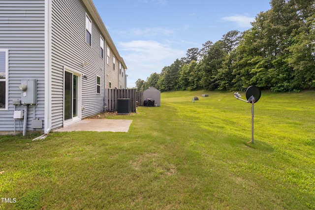 3417 Cardinal Lake Dr, Durham, NC 27704 - view of grassy yard featuring a patio