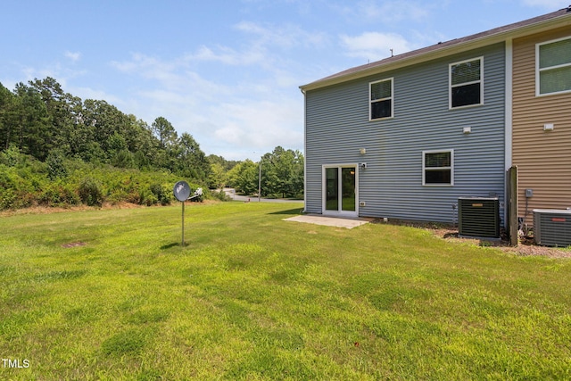 3417 Cardinal Lake Dr, Durham, NC 27704 - back of house with a yard