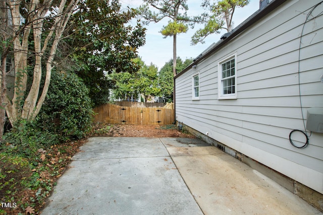 625 New Rd, Raleigh, NC 27608 - view of patio / terrace