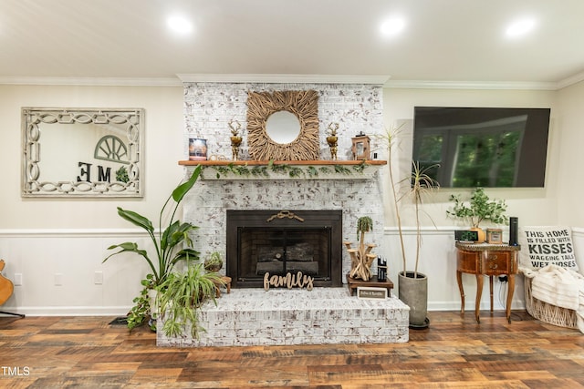 7216 Rabbit Run, Wake Forest, NC 27587 - detailed view of ornamental molding, wood finished floors, a brick fireplace, and recessed lighting