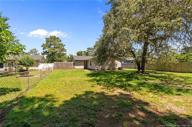 3649 Marcliff Rd, Hope Mills, NC 28348 - view of fenced backyard