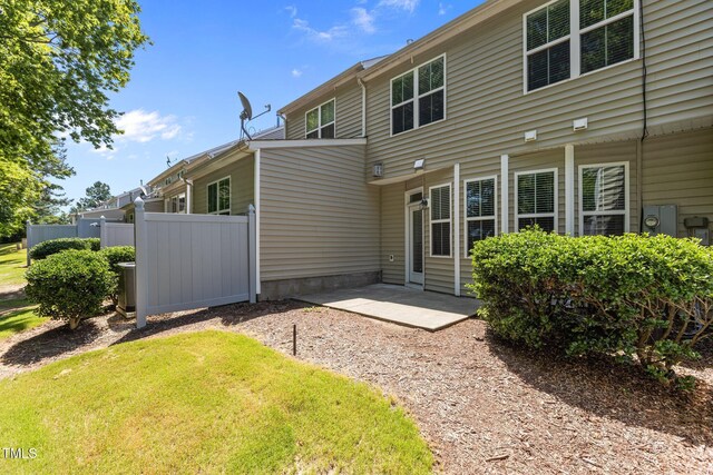 8323 Yaxley Hall Dr, Raleigh, NC 27616 - photo 25