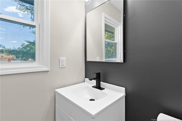 1718 Shiloh Dr, Fayetteville, NC 28304 - bathroom with vanity
