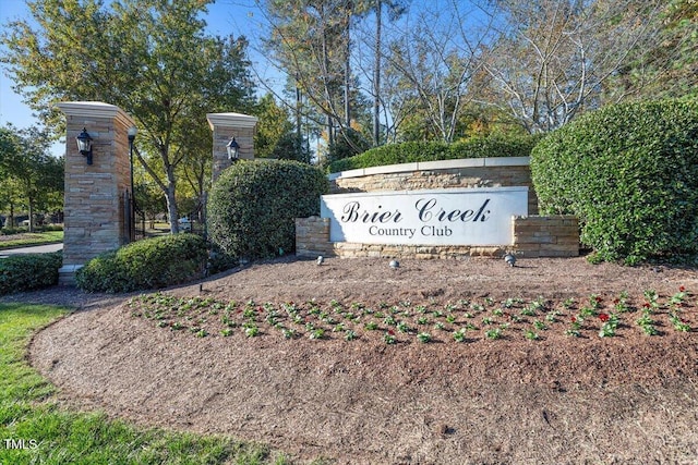 10511 Rosegate Ct Unit 103, Raleigh, NC 27617 - view of community sign