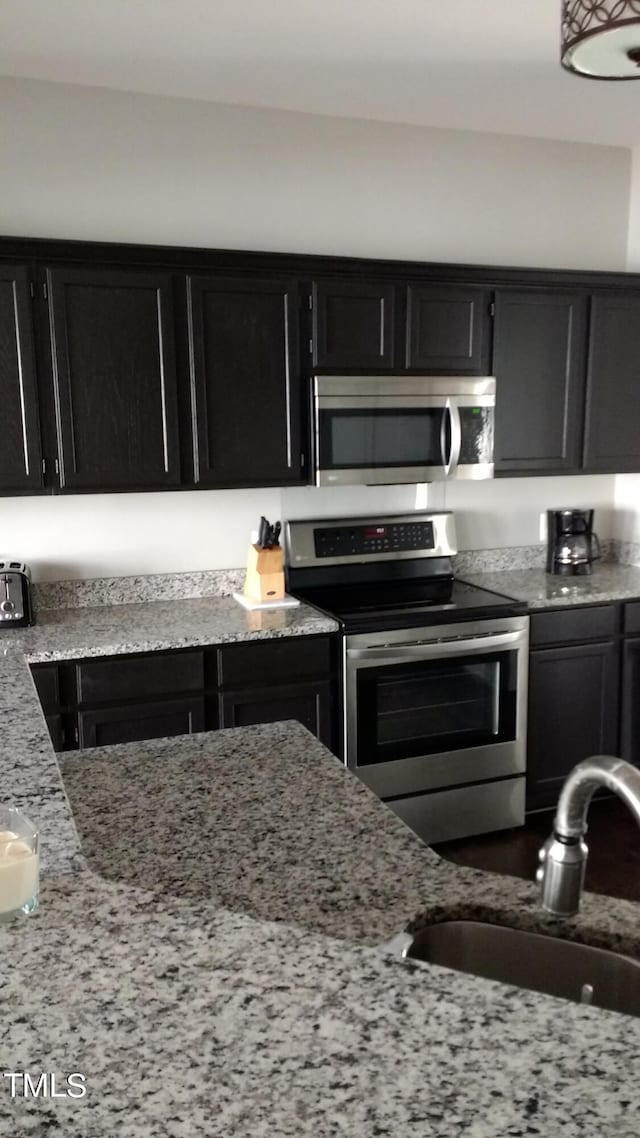3109 Benton Cir, Raleigh, NC 27615 - photo 11