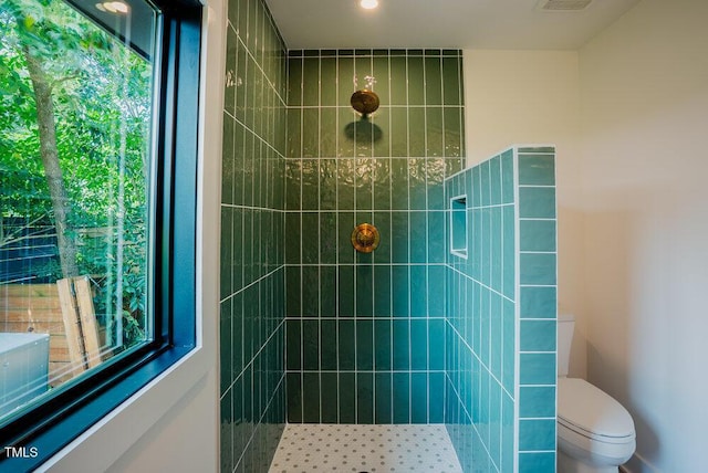 2129 Ridge Rd, Raleigh, NC 27607 - full bath with tiled shower and healthy amount of natural light