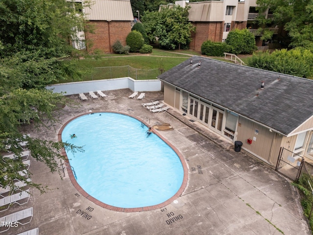 500 Umstead Dr Unit 103E, Chapel Hill, NC 27516 - community pool with a patio