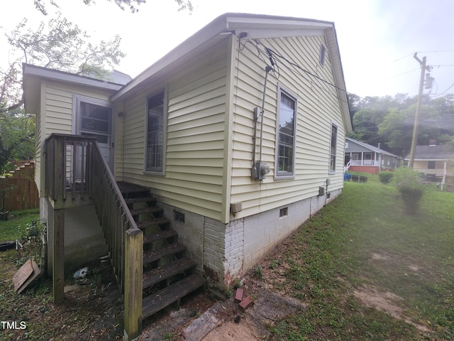 1106 Fargo St, Durham, NC 27707 - view of side of property with crawl space and a yard