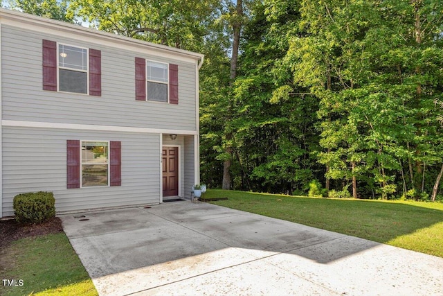 534 Hobkirks Pl, Durham, NC 27704 - view of front facade featuring a front yard