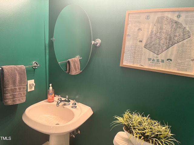 510 Glenwood Ave Unit 606, Raleigh, NC 27603 - bathroom with a sink