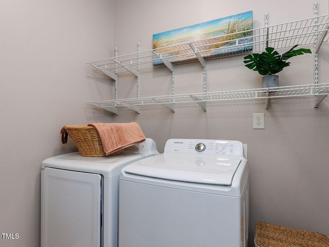 1103 Mallory Ln, Durham, NC 27713 - laundry room featuring washer and clothes dryer