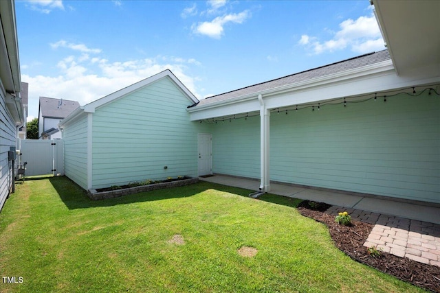 979 Branch Line Ln, Apex, NC 27502 - view of home's exterior featuring roof with shingles
