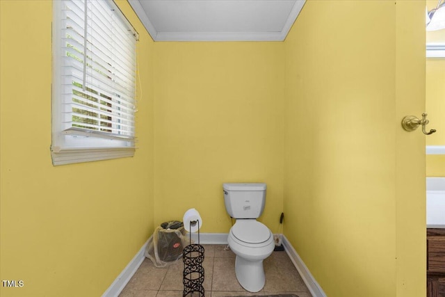 410 W Tenth St, Siler City, NC 27344 - bathroom featuring crown molding and tile patterned flooring