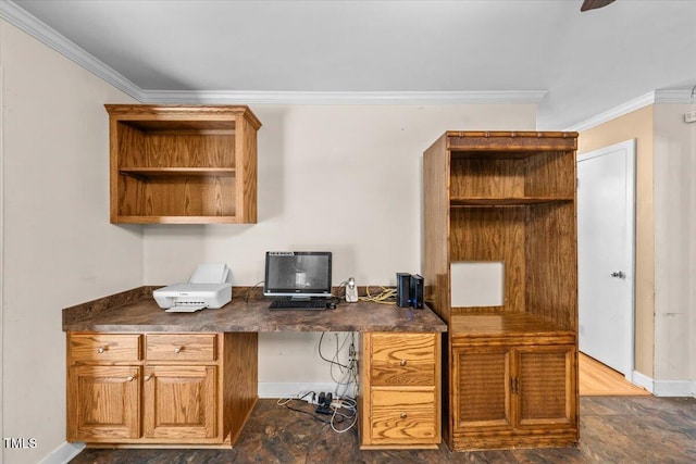 410 W Tenth St, Siler City, NC 27344 - office area with ornamental molding