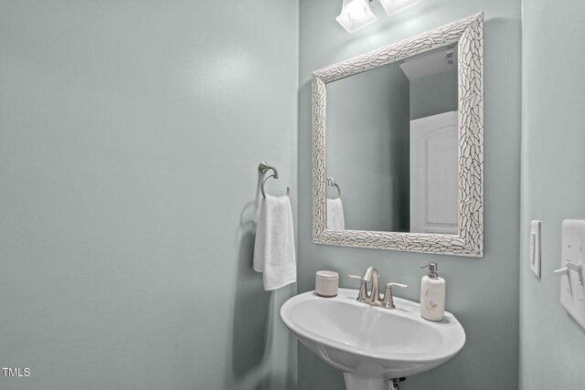 2716 Lake Waccamaw Trl, Apex, NC 27502 - bathroom featuring a sink