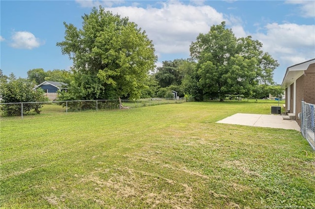 2408 Crabtree Ct, Fayetteville, NC 28304 - view of yard with a patio area