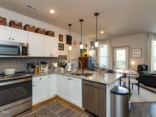 2317 Gathering Square Ct, Fuquay Varina, NC 27526 - photo 3