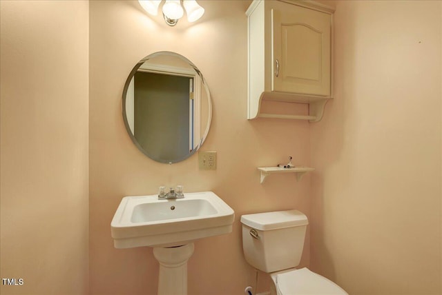 1379 Dr Martin Luther King Jr Blvd, Warrenton, NC 27589 - half bath with toilet