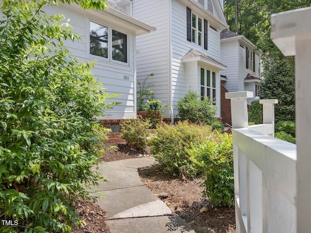 3811 Carnegie Ln, Raleigh, NC 27612 - view of side of home