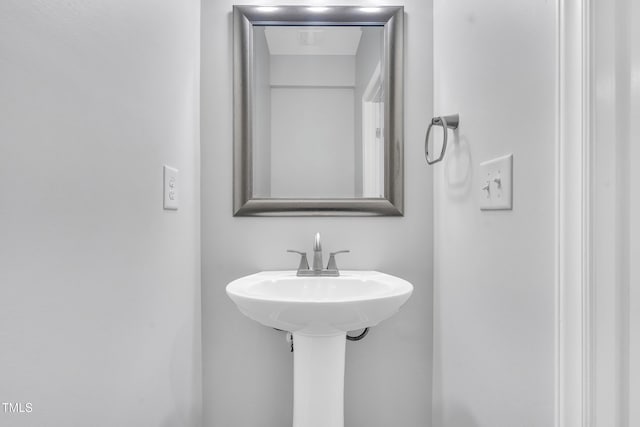 1213 Grant St, Durham, NC 27701 - view of bathroom