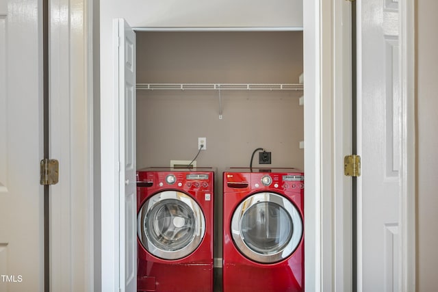 211 Cloverdale Dr, Durham, NC 27703 - washroom with washing machine and clothes dryer