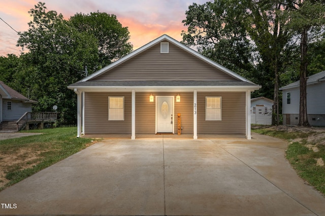 213 W Holt St, Burlington, NC 27217 - photo 1