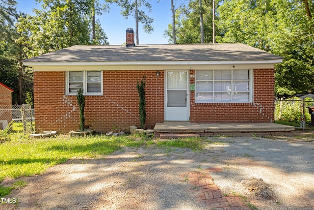 433 Evergreen Ln, Sanford, NC 27330 - photo 1