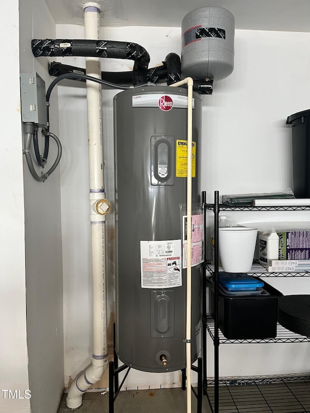 8836 Thornton Garden Ln, Raleigh, NC 27616 - utility room with electric water heater