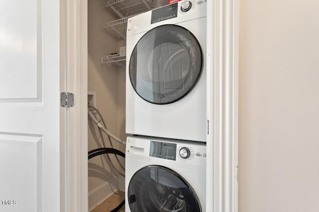 400 W N St Unit 732, Raleigh, NC 27603 - laundry area with stacked washing machine and dryer