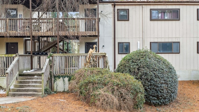 550 Pine Ridge Pl, Raleigh, NC 27609 - view of building exterior with stairs