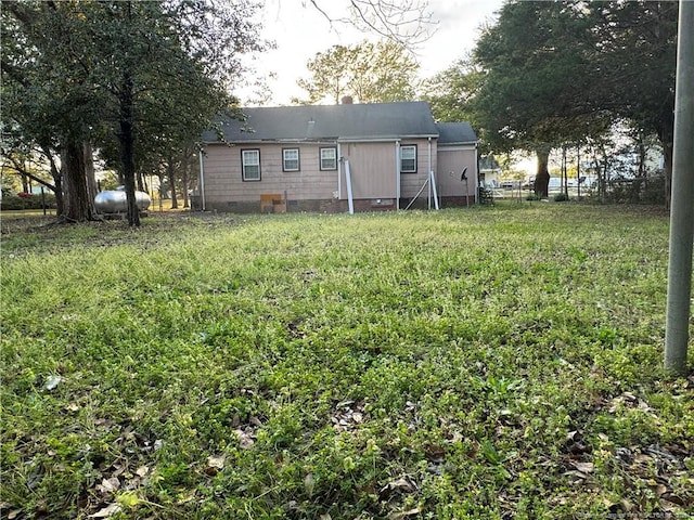 116 N Wright St, Raeford, NC 28376 - view of yard