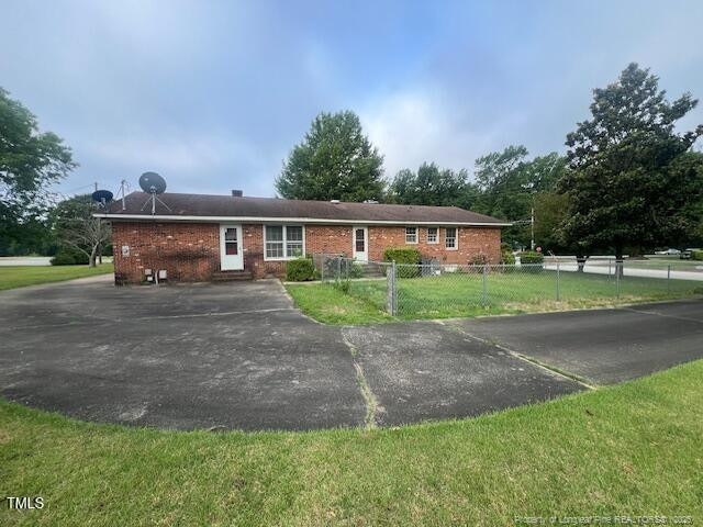 1116 Friendly Rd, Dunn, NC 28334 - photo 14